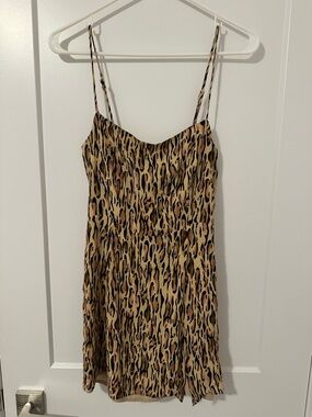 Aritzia Sunday Best Chiara Leopard Mini Dress Side Slit Size XS Women’s
